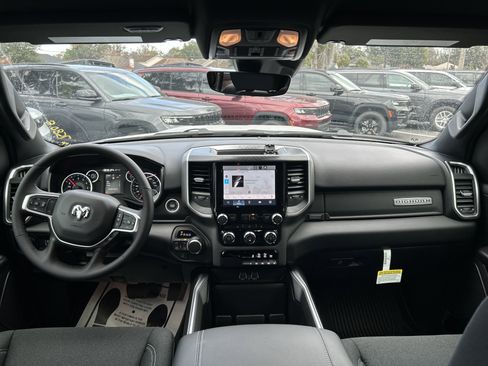 New 2026 RAM 1500 4x4 Crew Cab image 38