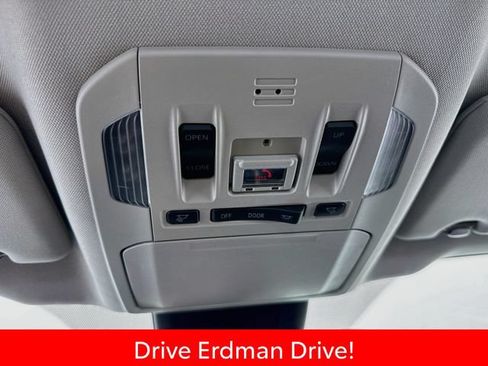 Certified 2023 Toyota Highlander Limited FWD image 18