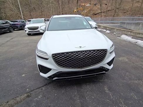 Used 2025 Genesis GV70 3.5T Sport w/ Sport Advanced Package AWD/4WD image 9