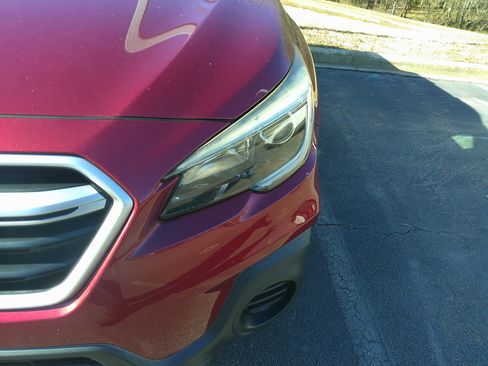 Used 2019 Subaru Outback 2.5i image 11