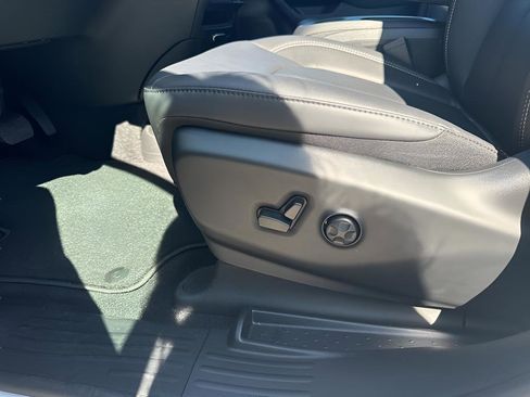 New 2026 Chrysler Pacifica Select image 30