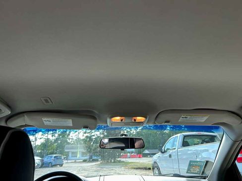 Used 2012 Ford Fusion SE w/ Monochrome Appearance Pkg image 12