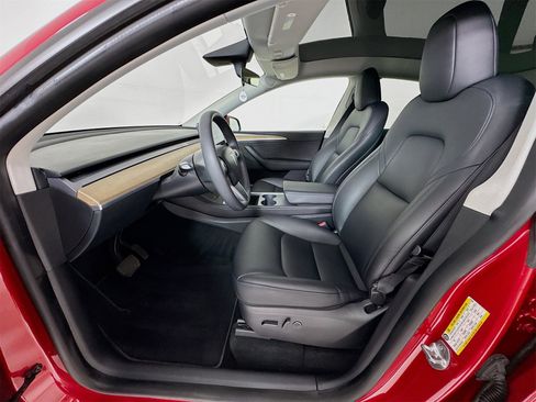 Used 2022 Tesla Model Y Long Range image 20