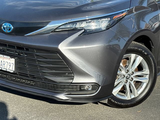 New 2025 Toyota Sienna XLE w/ XLE Plus Package AWD/4WD image 3