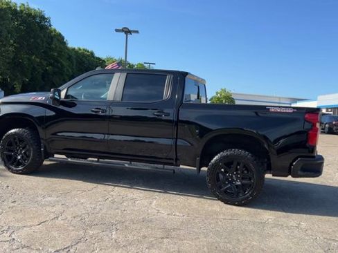 Used 2025 Chevrolet Silverado 1500 LT Trail Boss w/ LT Trail Boss Premium Package AWD/4WD image 6