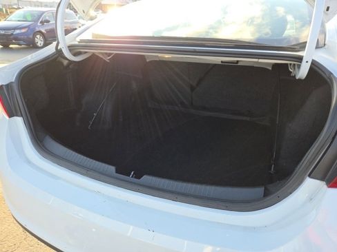 Used 2023 Chevrolet Malibu LT image 12