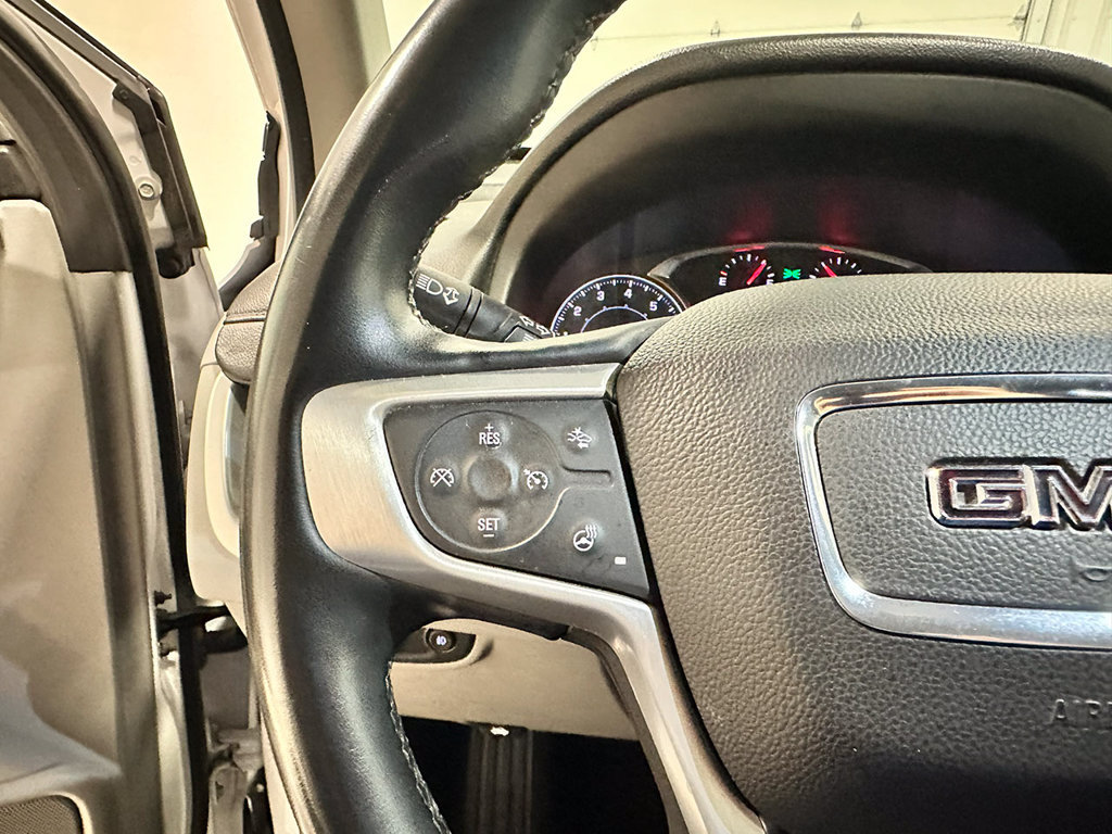 Used 2023 GMC Terrain SLT AWD/4WD image 38