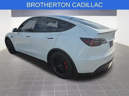 Used 2022 Tesla Model Y Performance AWD/4WD image 9