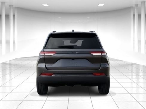 New 2025 Jeep Grand Cherokee Altitude AWD/4WD image 7