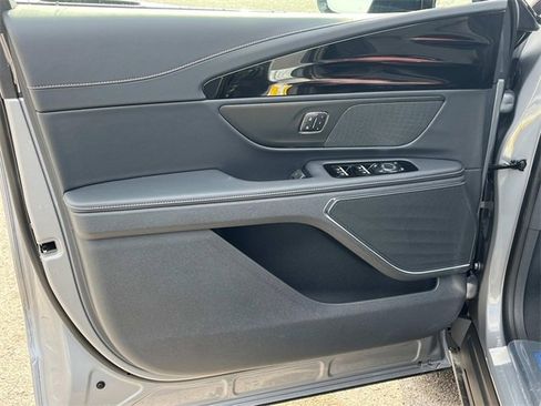 New 2025 Lincoln Nautilus Premier w/ Jet Appearance Package image 21