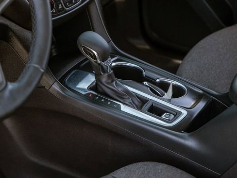 Used 2024 Chevrolet Equinox LT w/ Driver Convenience Package image 14