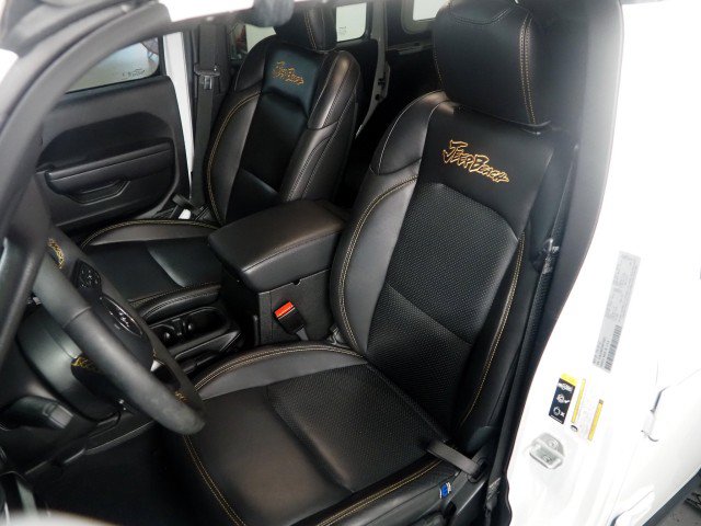 Used 2024 Jeep Wrangler 4xe AWD/4WD image 13