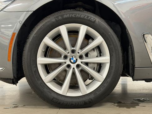 Used 2017 BMW 740i RWD image 12
