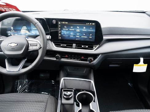 New 2026 Chevrolet Equinox LT image 17