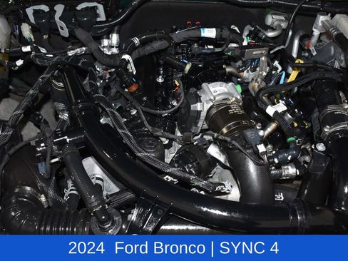 Used 2024 Ford Bronco Wildtrak image 9