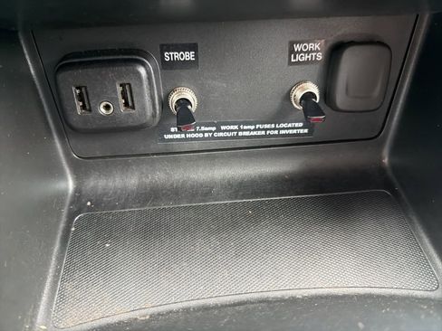 Used 2022 Chevrolet Colorado LT w/ Fleet Safety Package AWD/4WD image 17