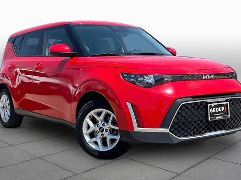 Used 2024 Kia Soul LX w/ Option Group 015 FWD image 3