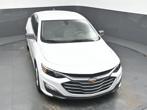 Used 2021 Chevrolet Malibu LS image 32