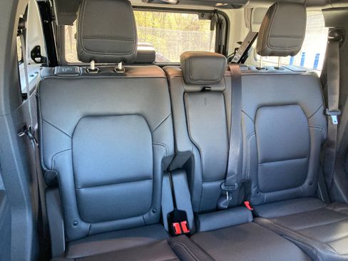 New 2025 Ford Bronco Badlands image 12