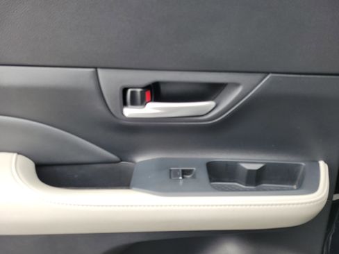 Used 2024 Toyota Grand Highlander XLE image 12