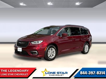 Used 2022 Chrysler Pacifica Touring-L w/ Uconnect Theater Family Group