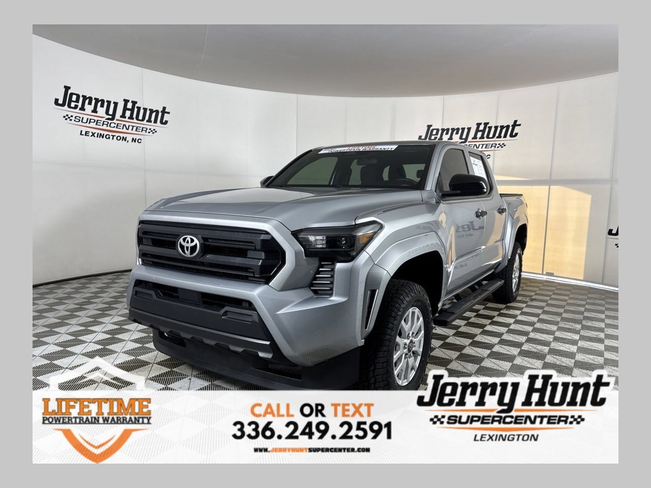 Used 2024 Toyota Tacoma SR RWD image 1