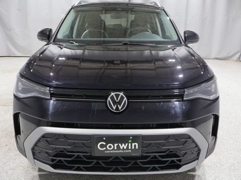 Used 2025 Volkswagen Taos SE AWD/4WD image 8