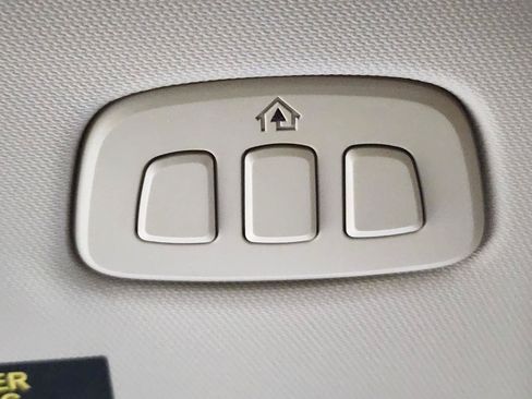 Used 2020 Ford Escape Titanium FWD image 18