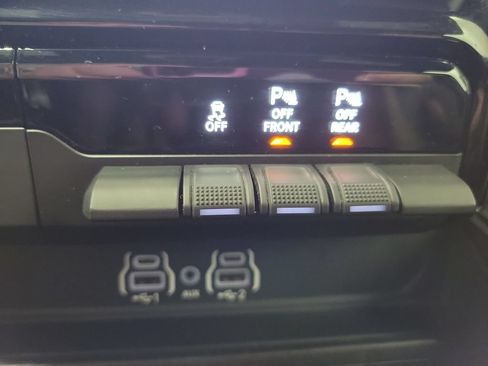Used 2025 RAM 1500 Laramie AWD/4WD image 45
