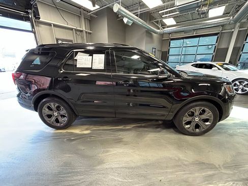 Used 2018 Ford Explorer Sport AWD/4WD image 30