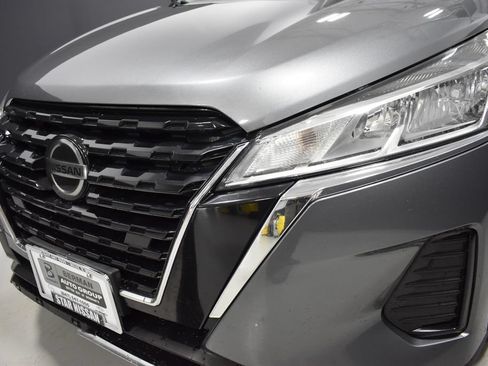 Used 2021 Nissan Kicks S FWD image 11