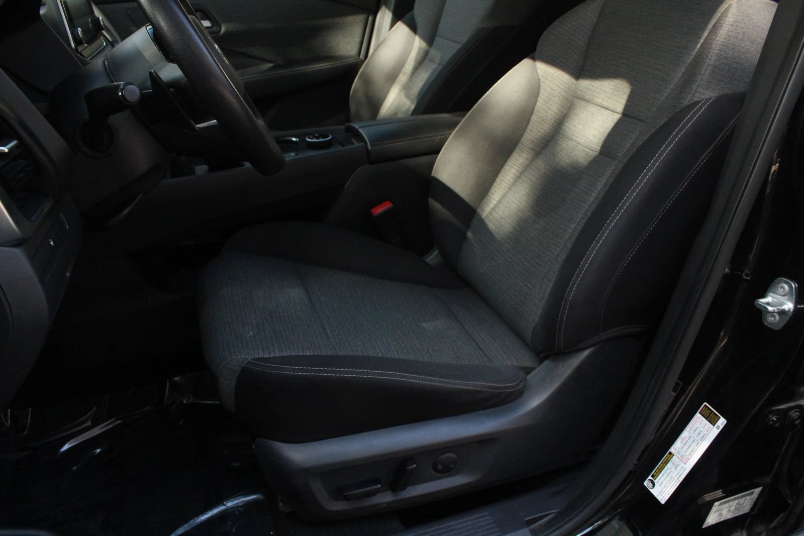Used 2021 Nissan Rogue SV AWD/4WD image 16