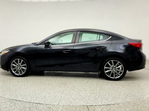 Used 2018 MAZDA MAZDA3 Touring FWD image 8