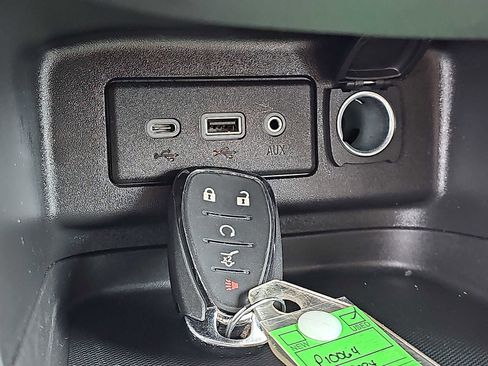 Used 2024 Chevrolet Equinox LT image 23