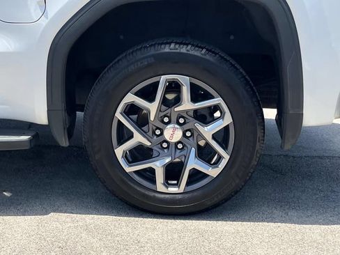 Used 2022 GMC Sierra 1500 SLT w/ SLT Convenience Package AWD/4WD image 14