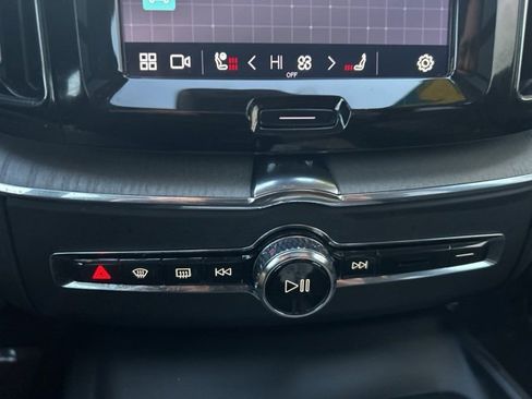 Certified 2025 Volvo XC60 B5 Plus image 25