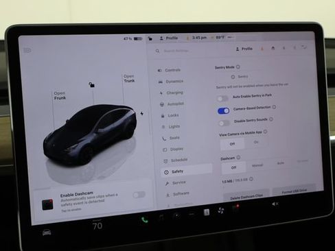Used 2023 Tesla Model Y 2WD image 38