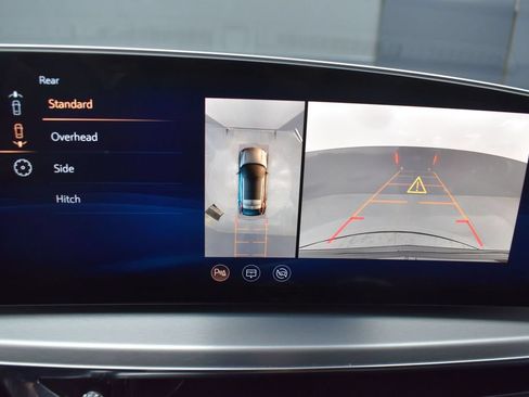 Certified 2024 Cadillac Lyriq Luxury AWD/4WD image 19