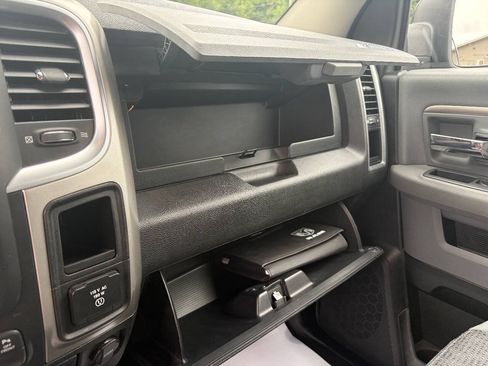 Used 2019 RAM 1500 Big Horn AWD/4WD image 26