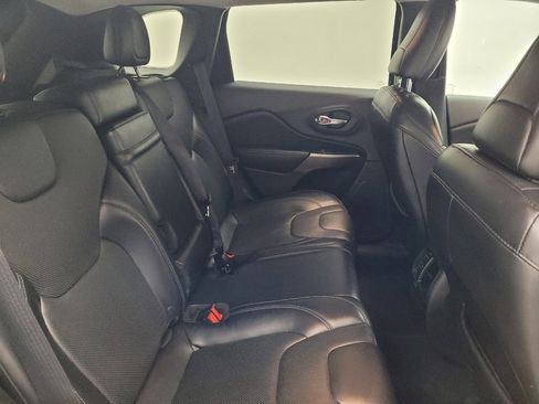 Used 2019 Jeep Cherokee Limited AWD/4WD image 19