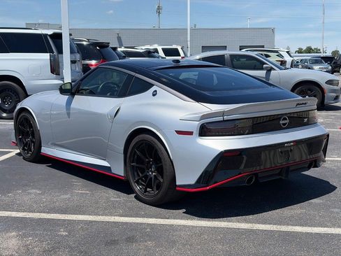 Used 2025 Nissan Z NISMO w/ Floor Mat Package RWD image 8