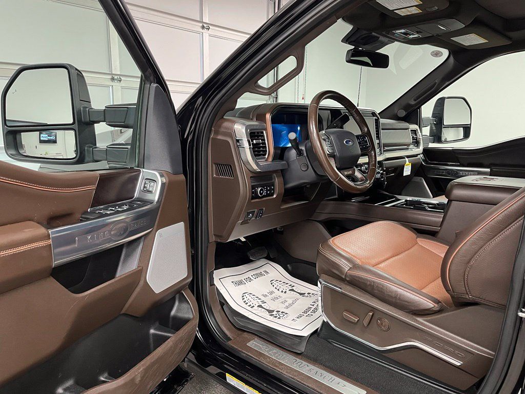 Used 2025 Ford F450 King Ranch AWD/4WD image 16
