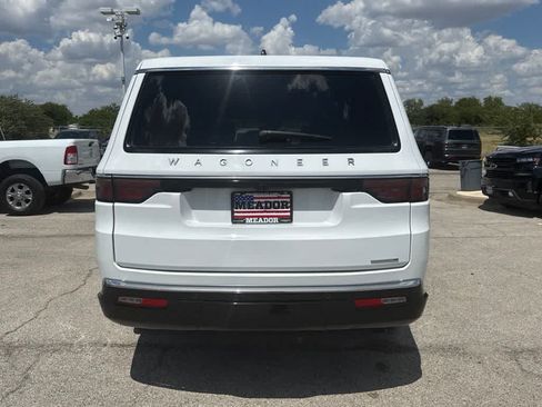Used 2024 Jeep Wagoneer L Series II RWD image 4