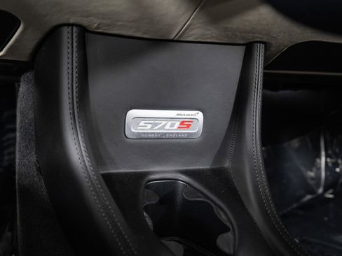 Used 2019 McLaren 570S Spider image 45