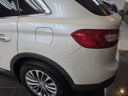 Used 2018 Lincoln MKX Select w/ Select Plus Package image 18