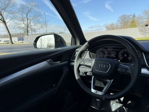 Certified 2025 Audi Q5 2.0T Premium Plus w/ Premium Plus Package image 12