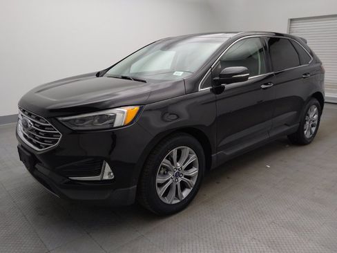 Used 2019 Ford Edge Titanium w/ Equipment Group 301A FWD image 11