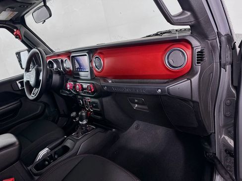 Used 2018 Jeep Wrangler Unlimited Rubicon w/ Dual Top Group image 28