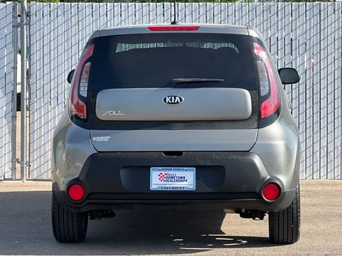 Used 2015 Kia Soul + FWD image 5