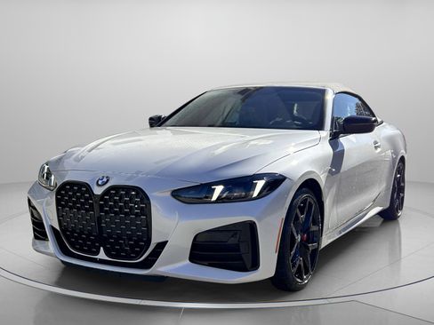 Used 2026 BMW 430i Convertible w/ M Sport Package image 2